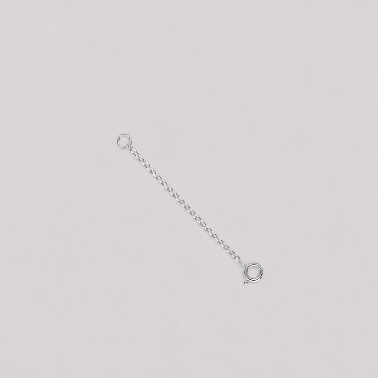 18K (750) white gold 4 cm extension chain for necklaces and bracelets with fine oval cable chain and spring ring clasp.