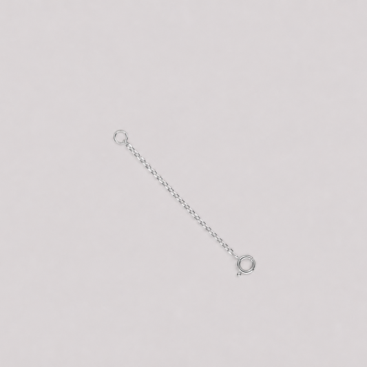 18K (750) white gold 4 cm extension chain for necklaces and bracelets with fine oval cable chain and spring ring clasp.