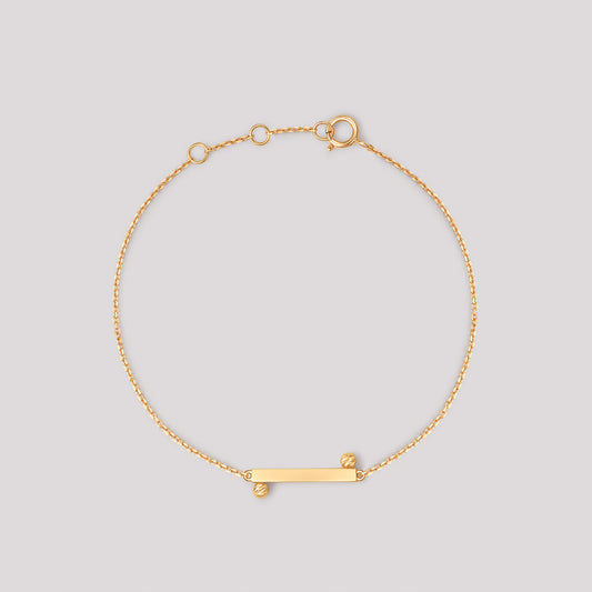 The Balance Bracelet crafted in solid 18k (750) yellow gold from the Cléamoi Balance Collection.