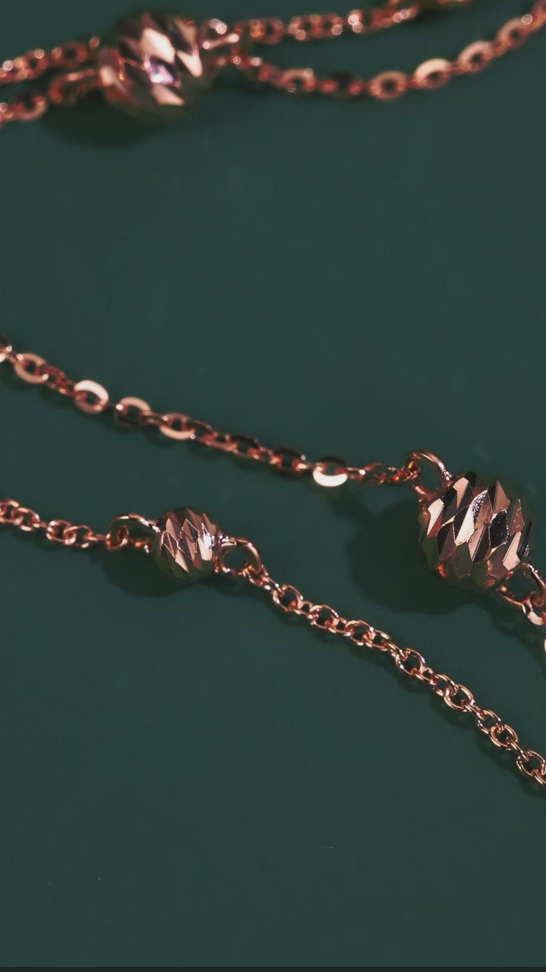 Video presenting necklace, earrings and bracelet of Joy Collection in real gold.